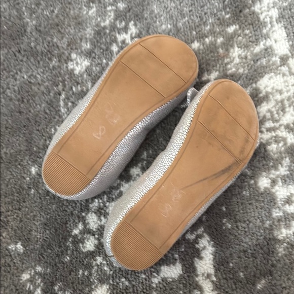 Nordstrom Rack Remma Bow Shimmer Ballet Flats Shoes - Picture 9 of 10